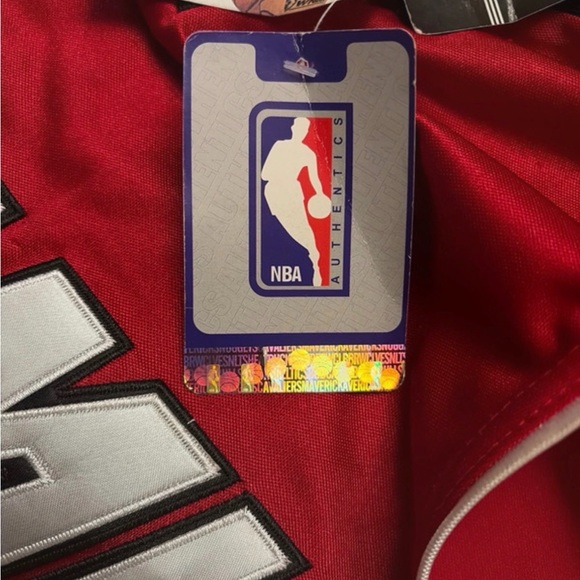 Miami Heat NBA Lebron James Jersey - Picture 3 of 9
